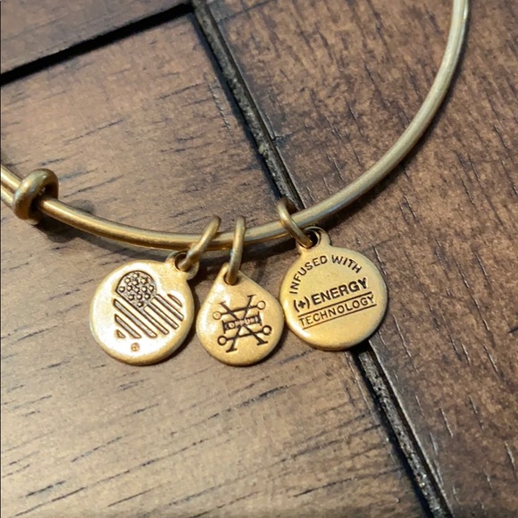Alex and Ani Four Leaf Clover Bracelet - Picture 3 of 4